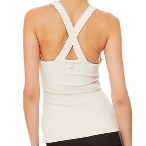 ALO Yoga Women's White Cross-Back Tank Top Size : Small Preloved Preowned